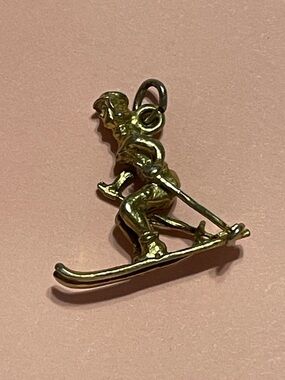 Vintage Skier 3D Pendant #9933